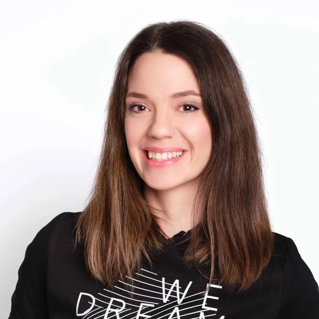 zana vera portré optimized 2 2